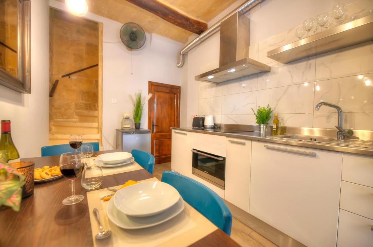 Romantic And Historical Maisonette In The Center Of Valletta Mbal1-1 外观 照片