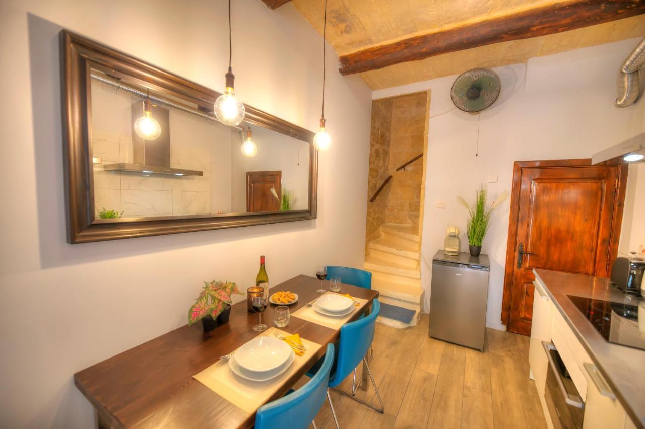 Romantic And Historical Maisonette In The Center Of Valletta Mbal1-1 外观 照片