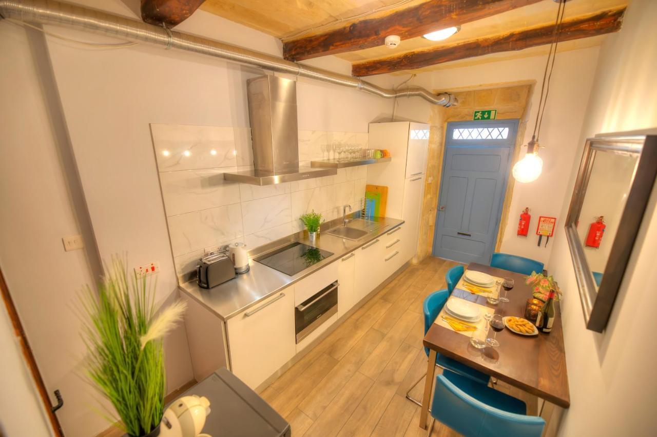 Romantic And Historical Maisonette In The Center Of Valletta Mbal1-1 外观 照片